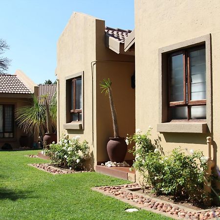 Micasa Sucasa Guesthouse Lephalale Екстериор снимка