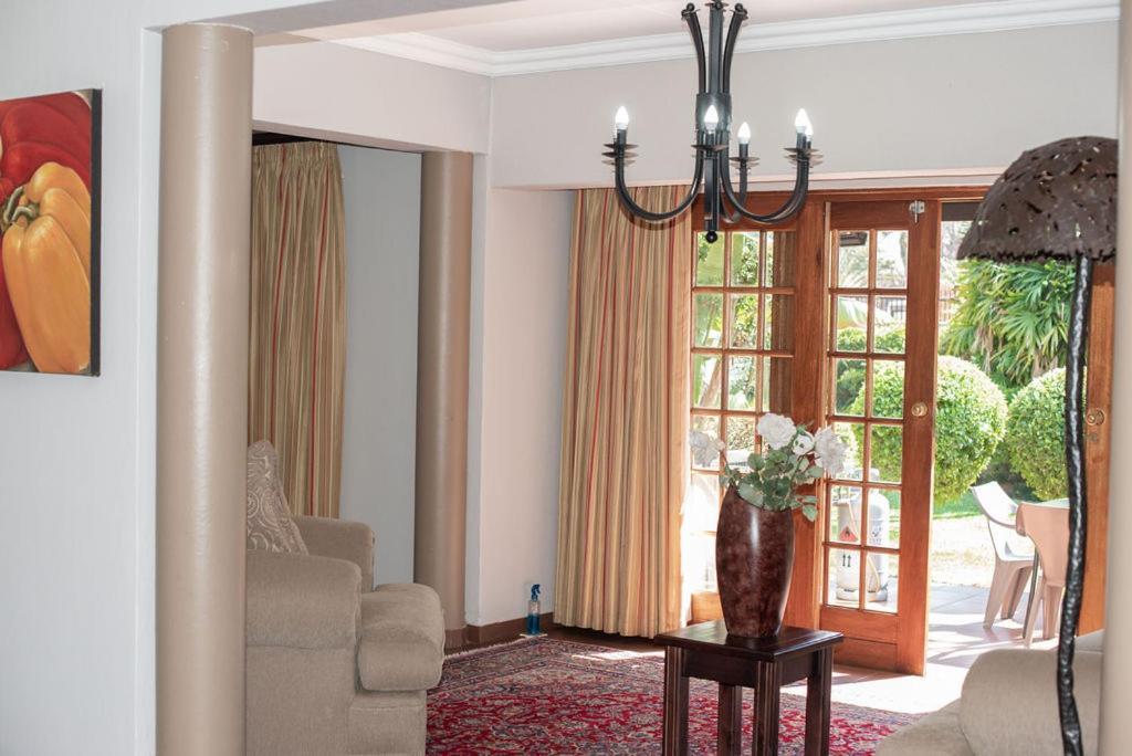 Micasa Sucasa Guesthouse Lephalale Екстериор снимка